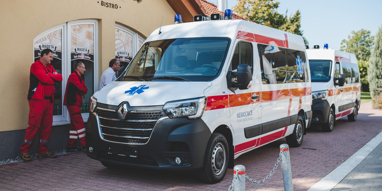 Darování sanitek českobudějovické nemocnici